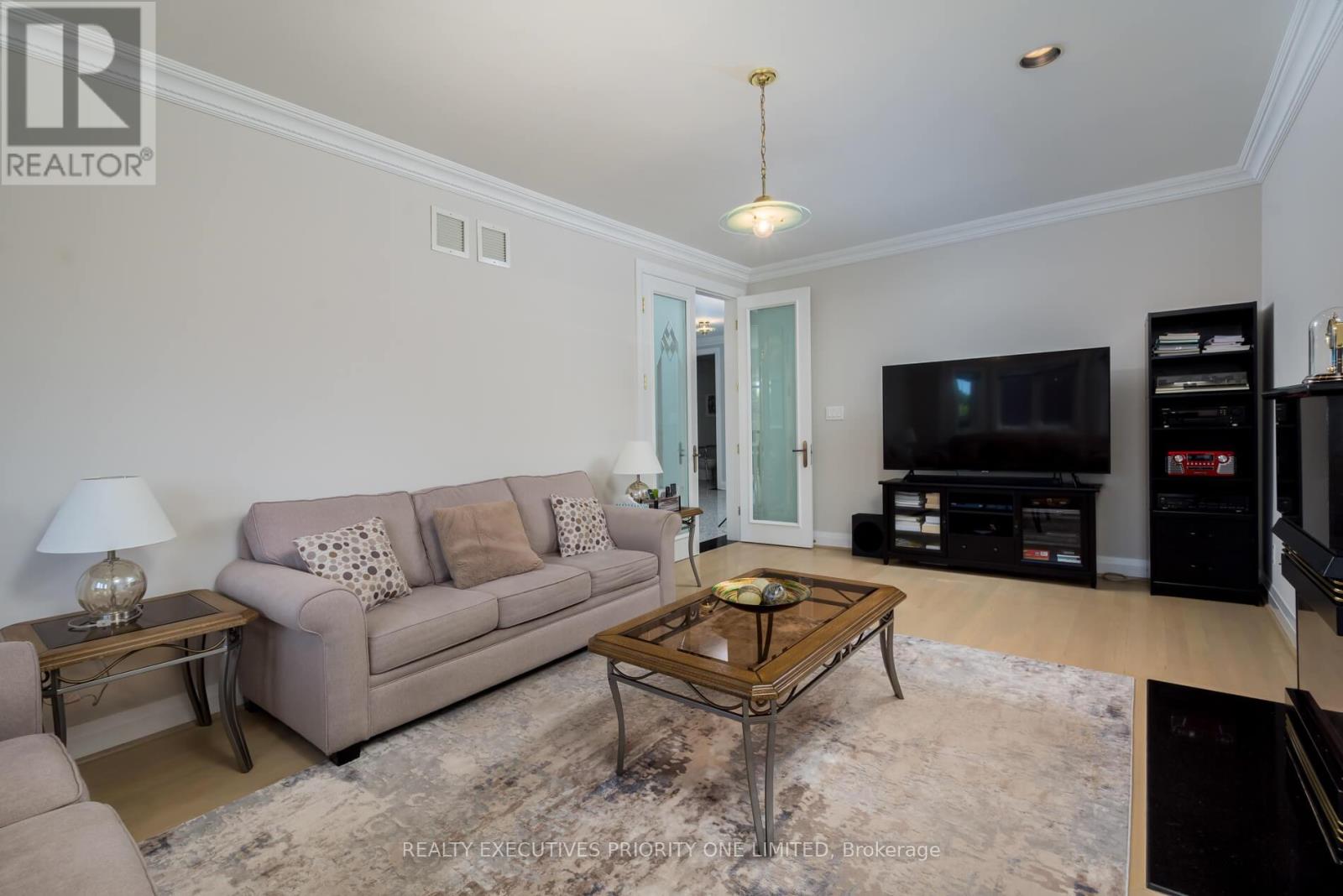 67 Stockdale Crescent, Richmond Hill, Ontario  L4C 3T1 - Photo 8 - N13246306