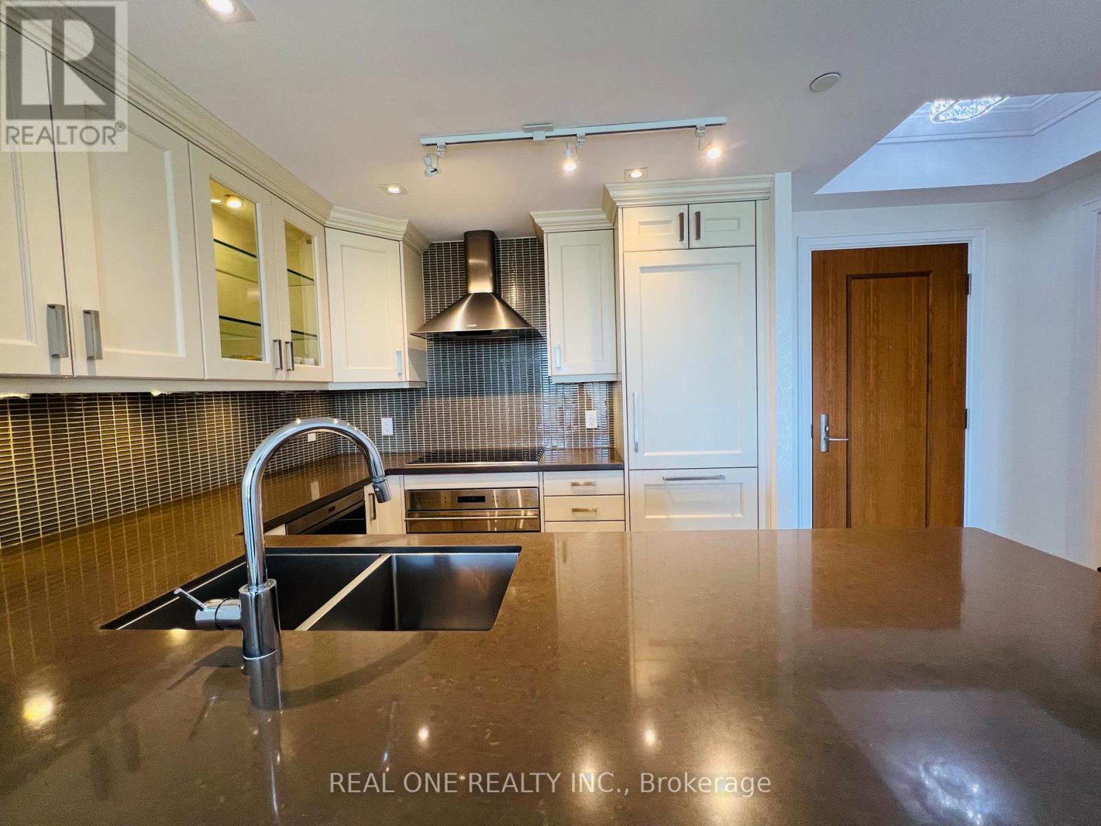 612 - 15 Stollery Pond Crescent, Markham, Ontario  L6C 0Y4 - Photo 10 - N13246308