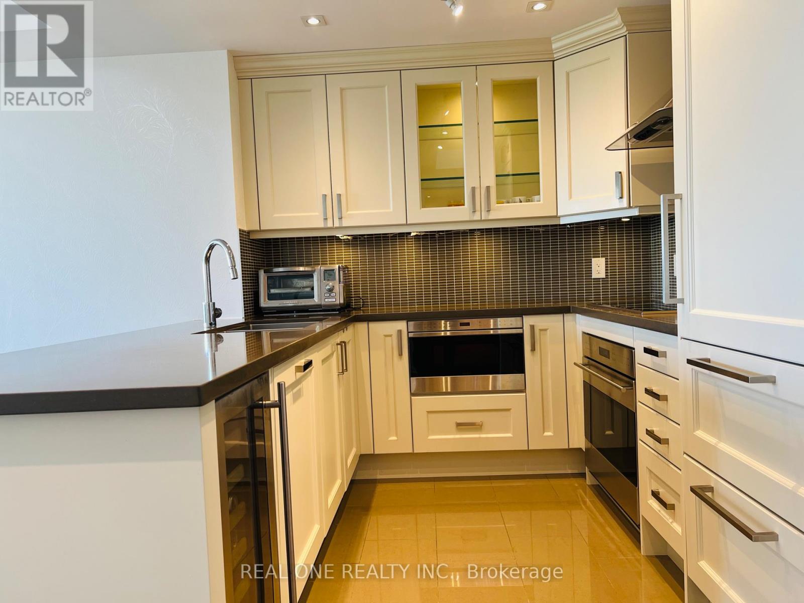 612 - 15 Stollery Pond Crescent, Markham, Ontario  L6C 0Y4 - Photo 9 - N13246308