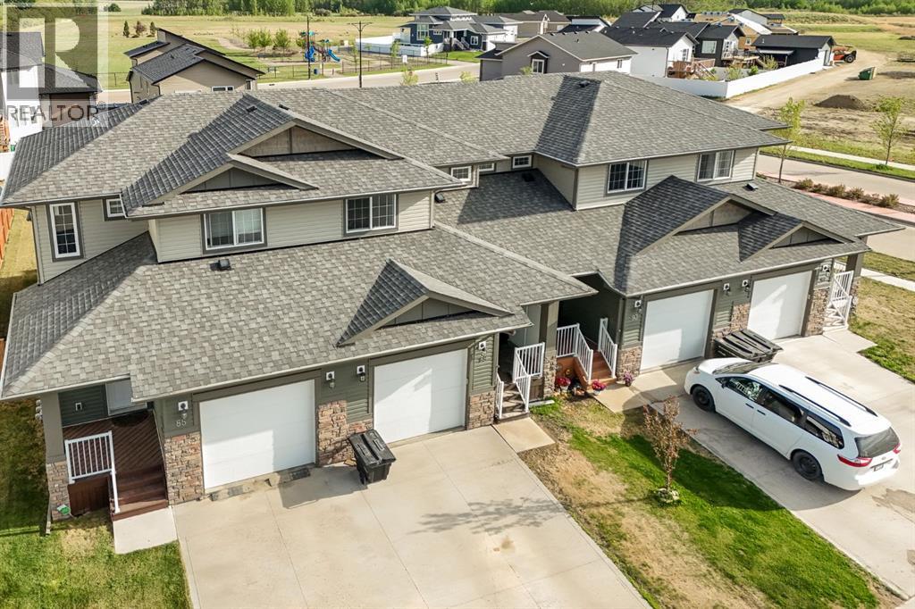 89 Metcalf Way, Lacombe, Alberta  T4L 0J9 - Photo 2 - A2318099