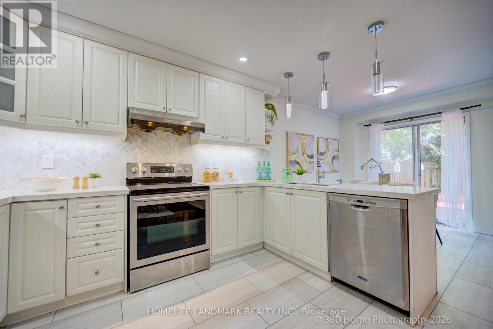 423 Levanna Lane, Oakville, Ontario  L6H 6B8 - Photo 12 - W13246196