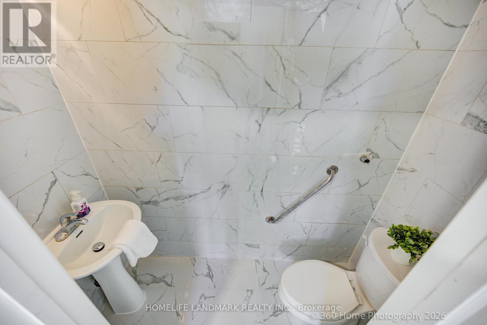 423 Levanna Lane, Oakville, Ontario  L6H 6B8 - Photo 5 - W13246196