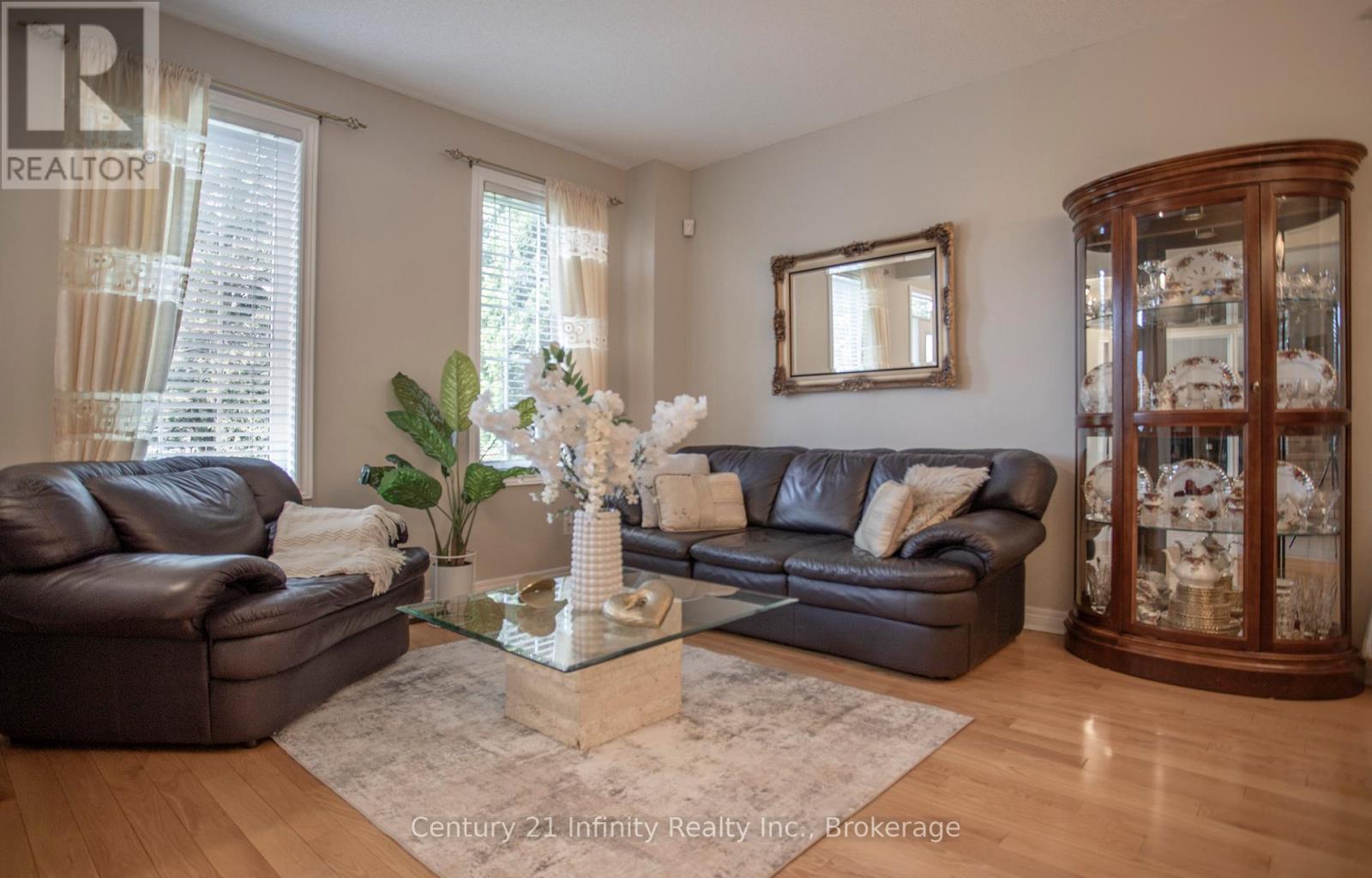 1000 Riverview Crescent, Pickering, Ontario  L1V 7E5 - Photo 8 - E13246340