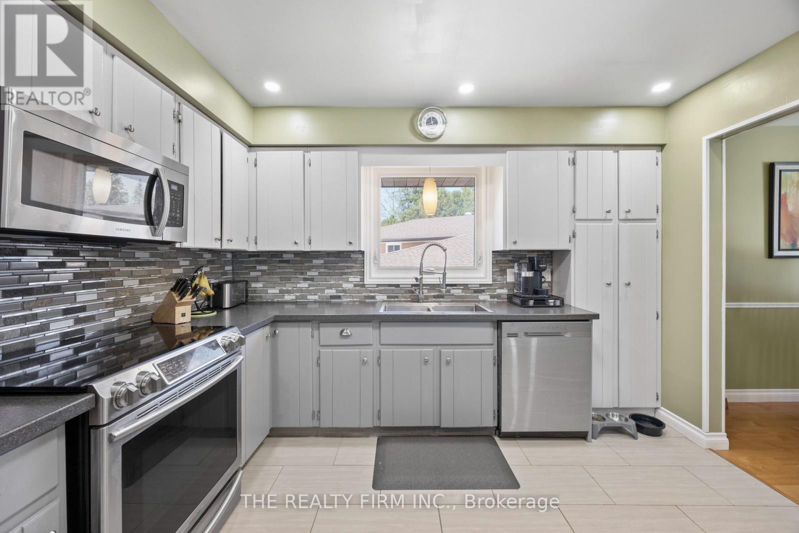 11 Brennan Drive, Strathroy-Caradoc, Ontario  N7G 3S2 - Photo 18 - X13246346