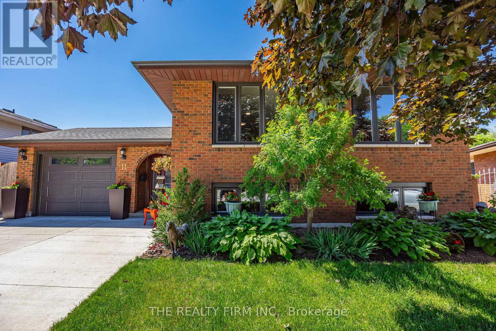 11 Brennan Drive, Strathroy-Caradoc, Ontario  N7G 3S2 - Photo 4 - X13246346