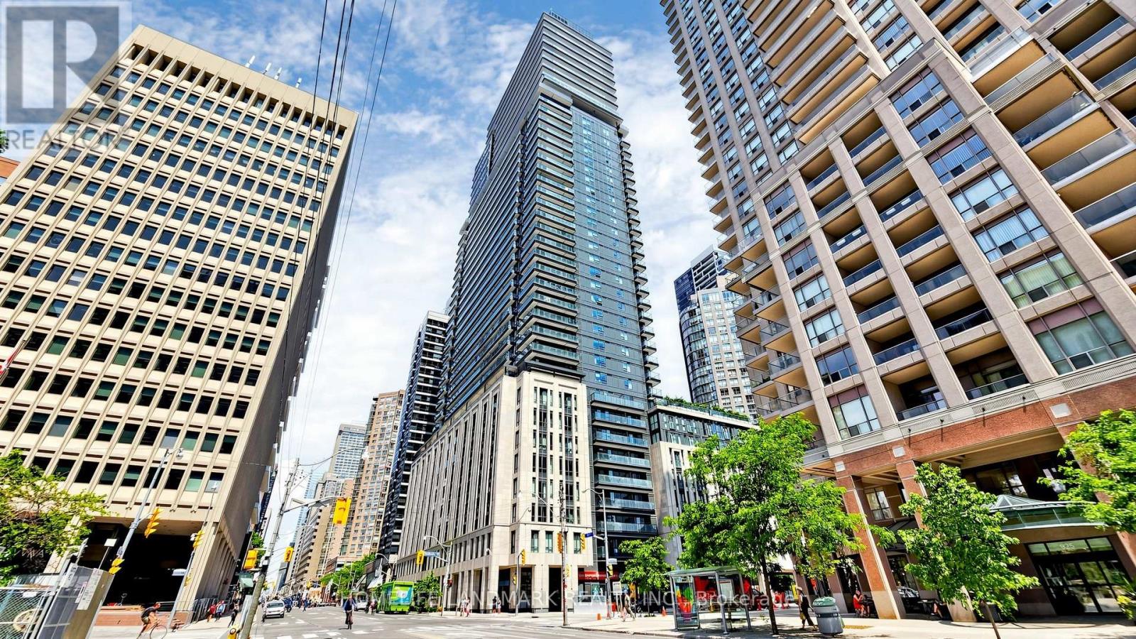 1808 - 955 BAY STREET, Toronto, Ontario