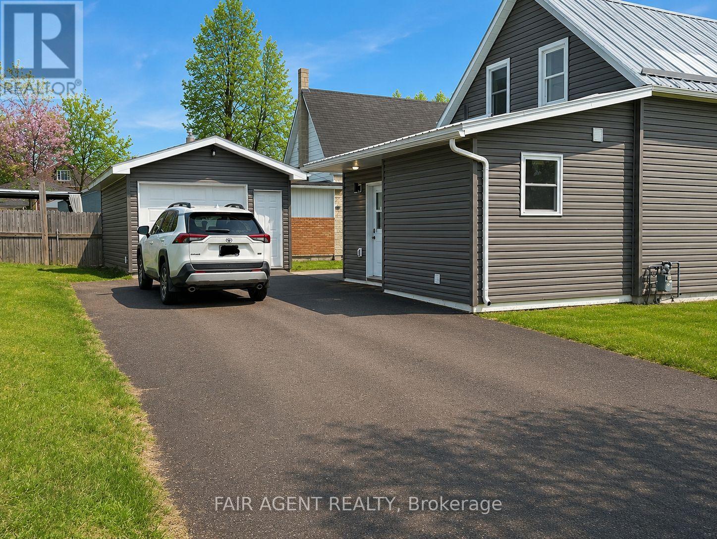 81 Bank Street S, Renfrew, Ontario  K7V 2E7 - Photo 3 - X12822260