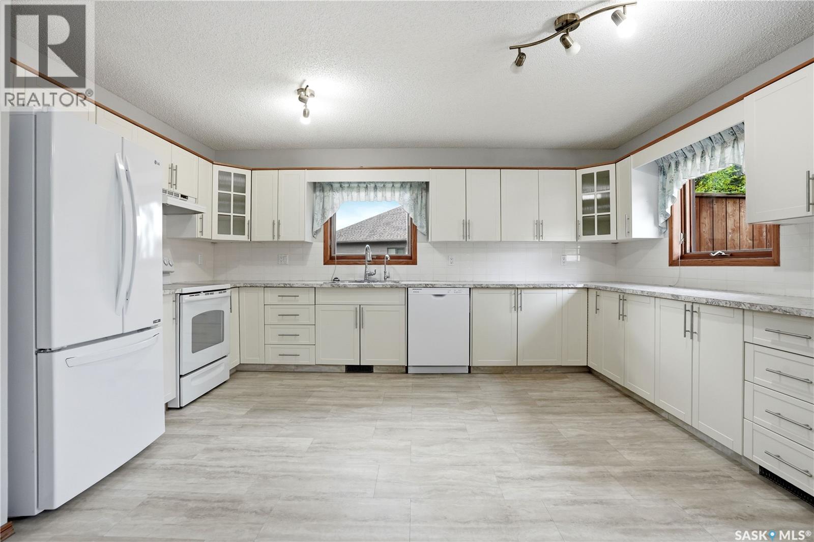 3344 Woodhams Drive, Regina, Saskatchewan  S4V 2R1 - Photo 14 - SK038317