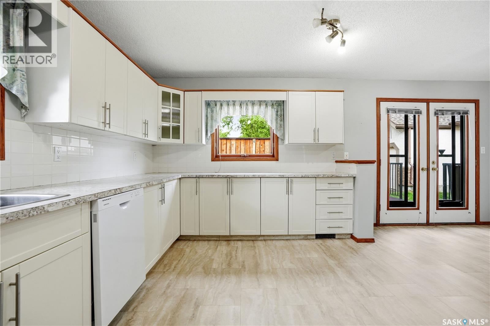 3344 Woodhams Drive, Regina, Saskatchewan  S4V 2R1 - Photo 16 - SK038317