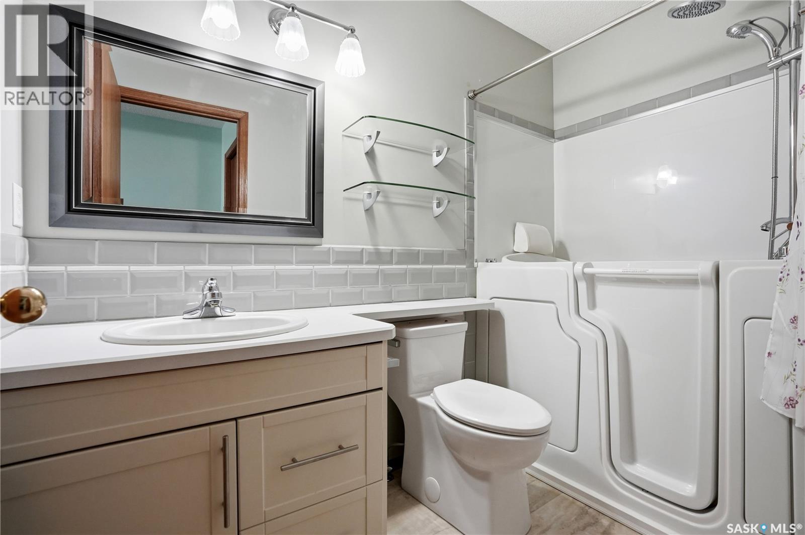 3344 Woodhams Drive, Regina, Saskatchewan  S4V 2R1 - Photo 22 - SK038317