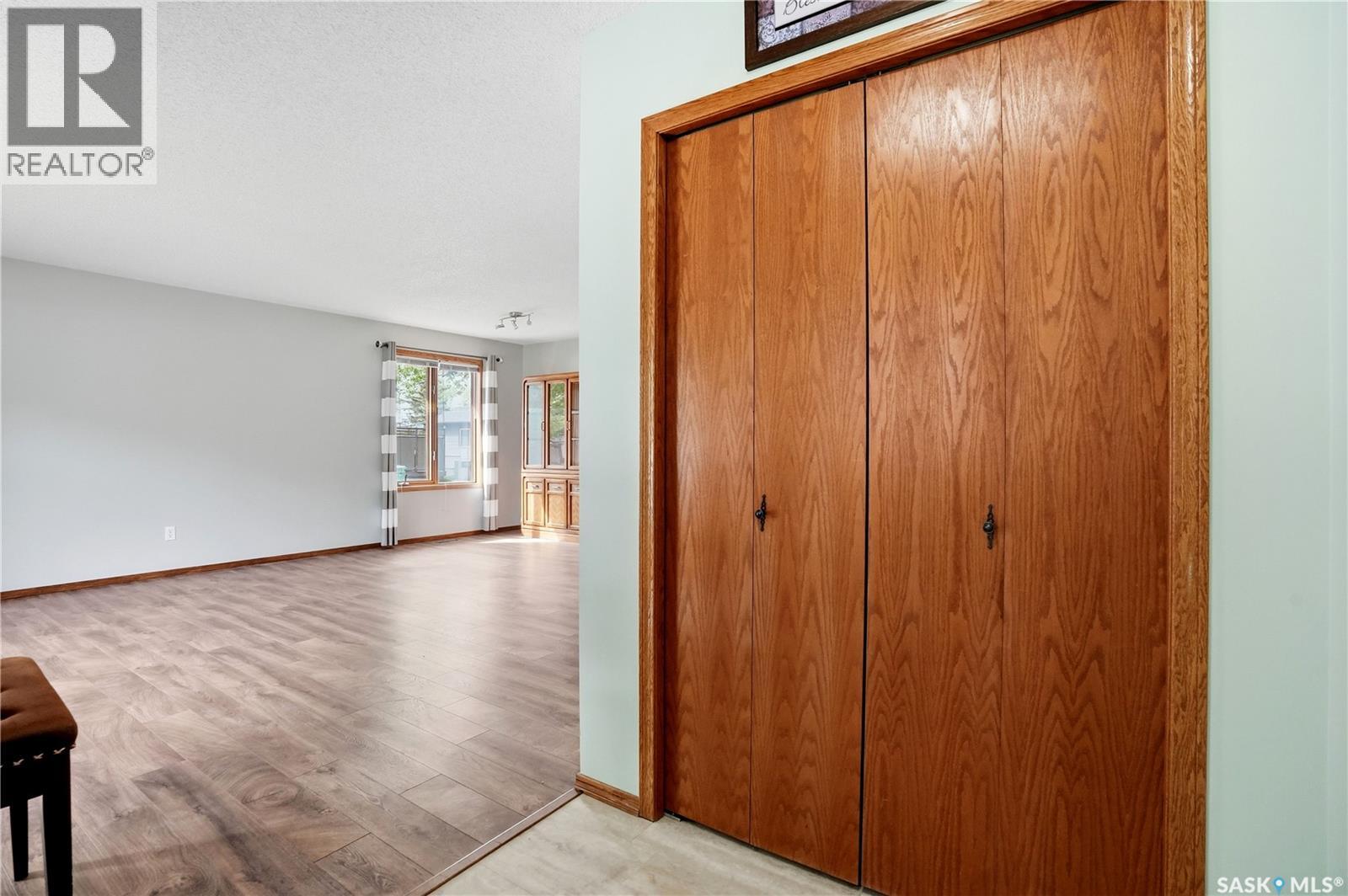 3344 Woodhams Drive, Regina, Saskatchewan  S4V 2R1 - Photo 3 - SK038317