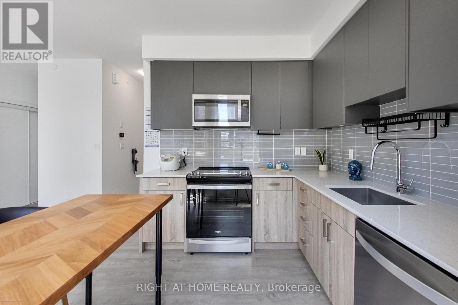 10 - 88 Turtle Island Road, Toronto, Ontario  M6A 0E4 - Photo 7 - C13246366