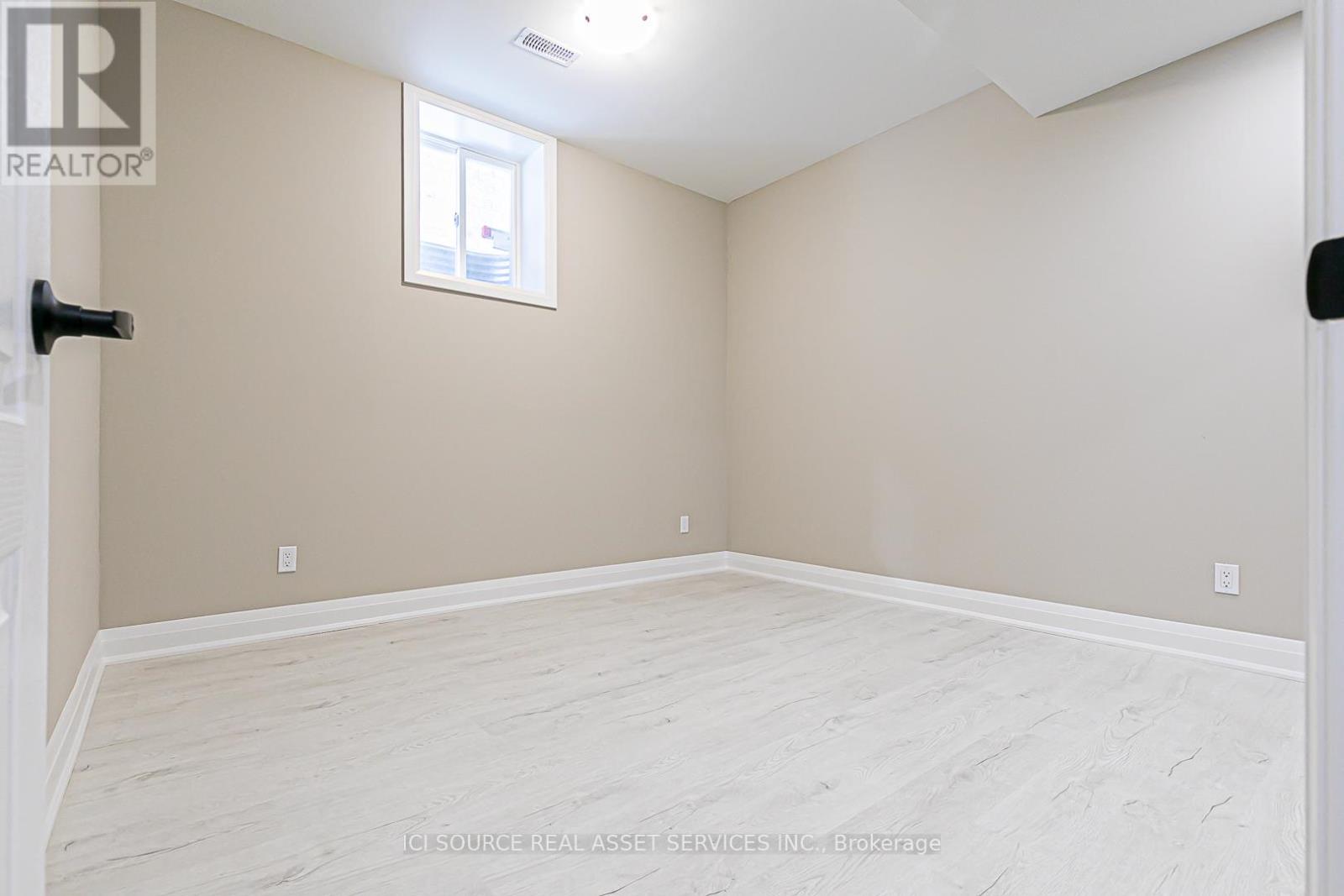 B - 747 Langford Boulevard, Bradford West Gwillimbury, Ontario  L3Z 4H8 - Photo 8 - N13246368