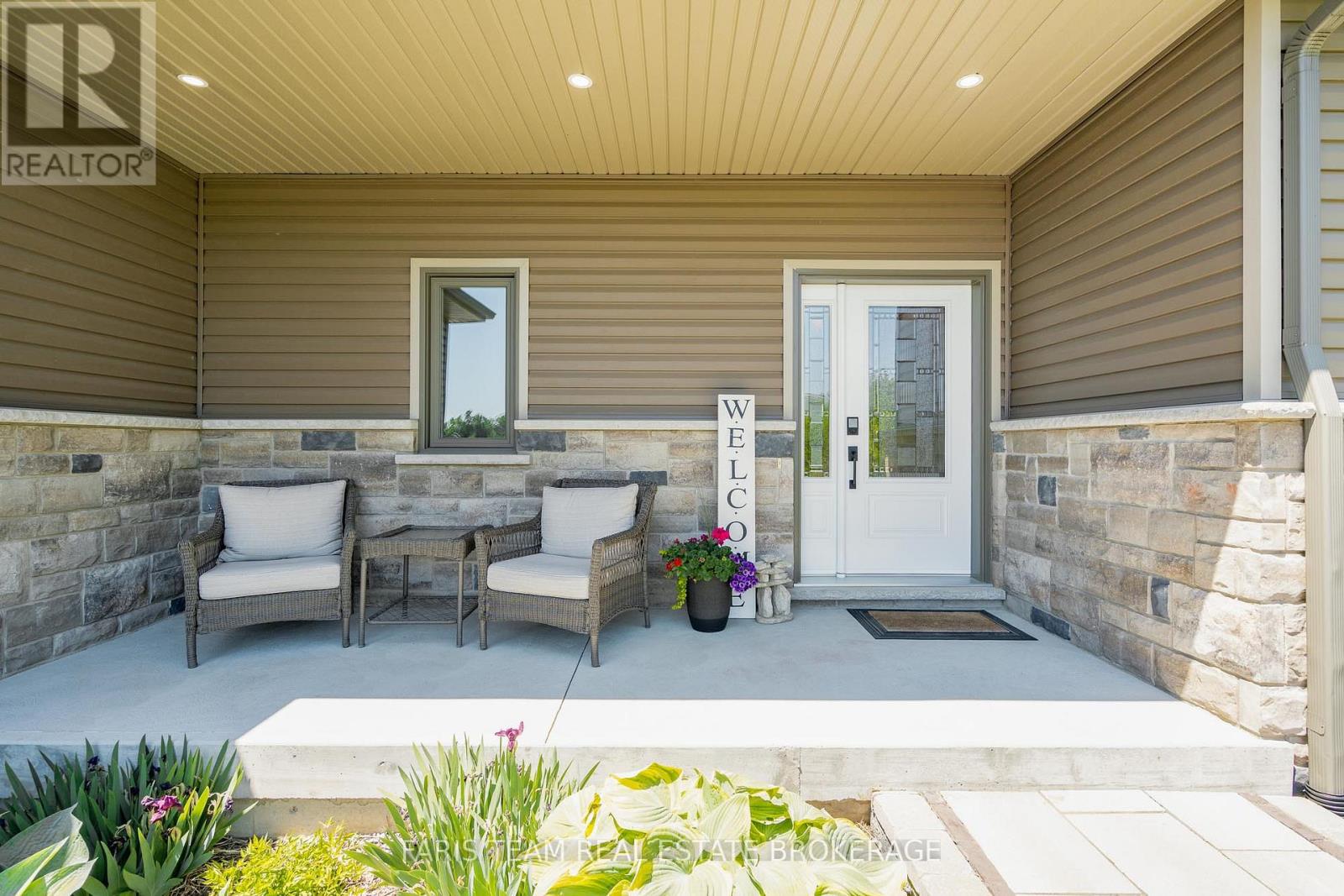 44 Bachly Avenue, Oro-Medonte, Ontario  L0K 1N0 - Photo 4 - S13246390