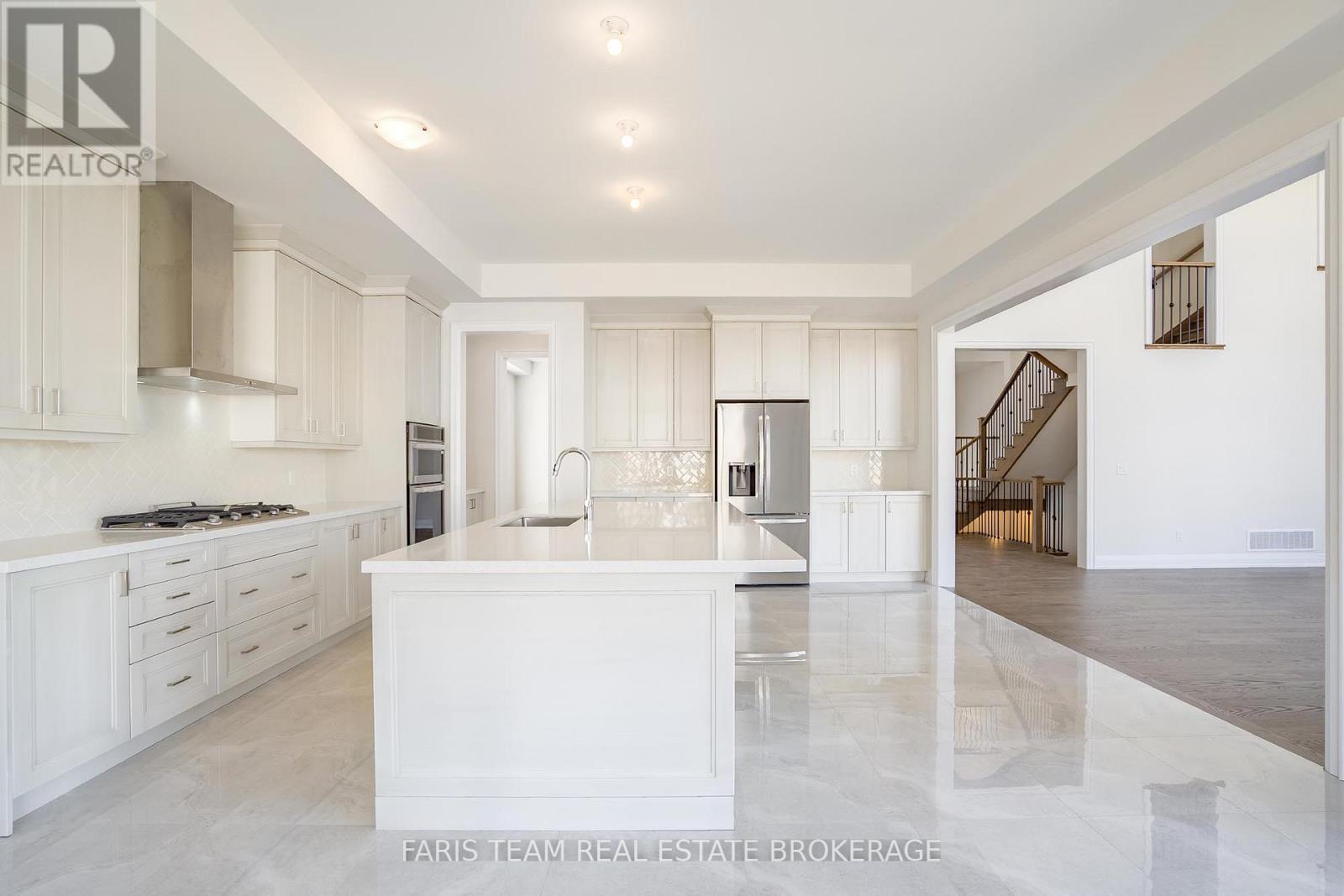 22 Aldwinckle Avenue, Oro-Medonte, Ontario  L0L 2L0 - Photo 8 - S13246432