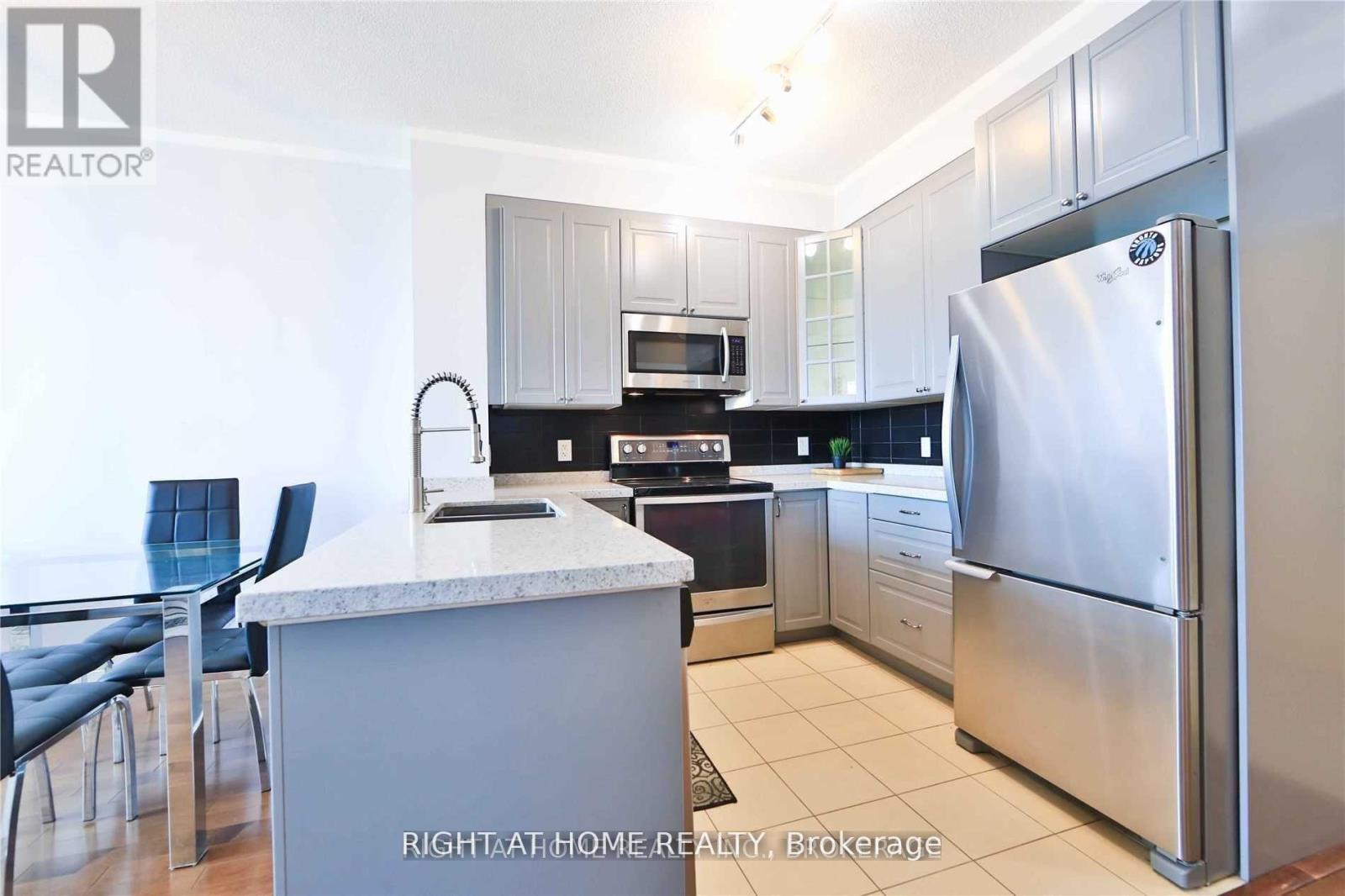 608 - 3515 Kariya Drive, Mississauga, Ontario  L5B 0C1 - Photo 3 - W13246440