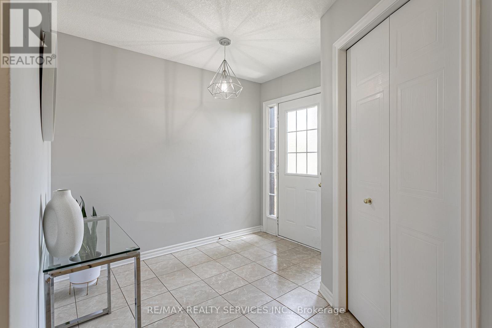 829 Oakcrossing Road, London North, Ontario  N6H 0A4 - Photo 5 - X13246420