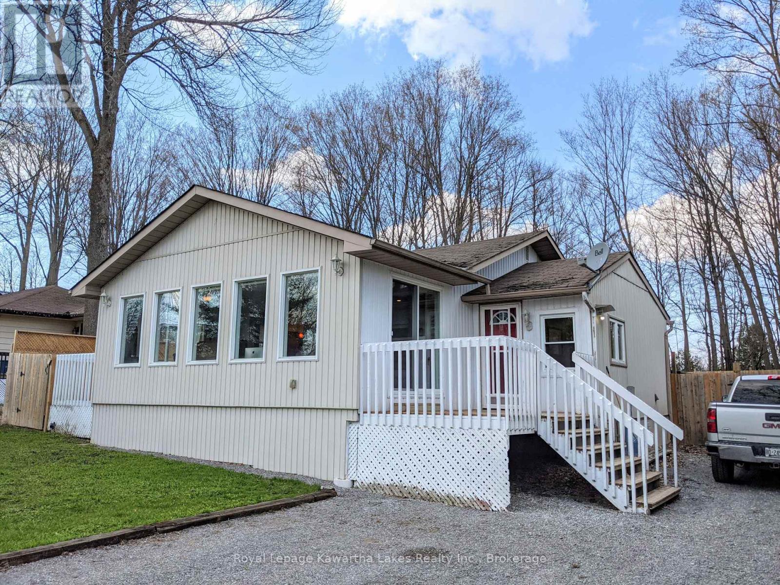 21 Pleasure Street, Kawartha Lakes, Ontario  K0M 1G0 - Photo 1 - X13246460