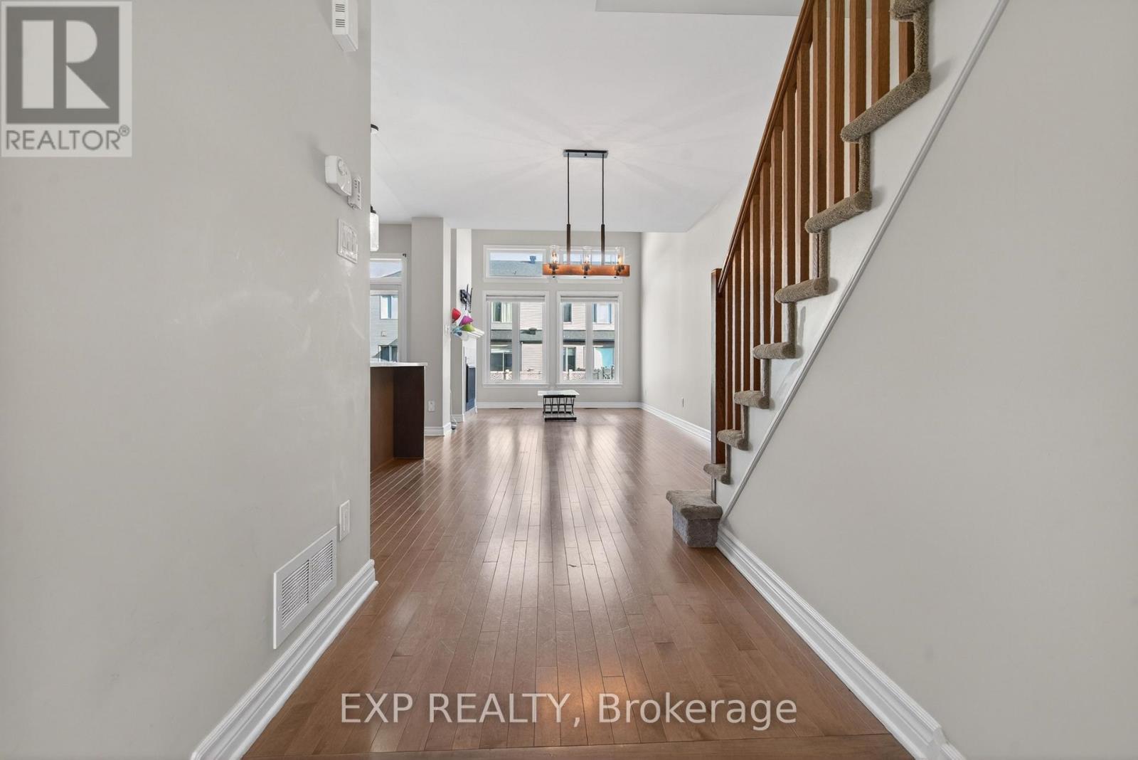 322 Rainrock Crescent, Ottawa, Ontario  K1W 0J7 - Photo 4 - X13246464