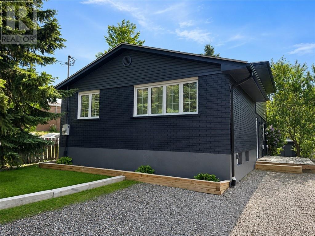403 Loach's Road, Sudbury, Ontario  P3E 2R2 - Photo 2 - 2128328