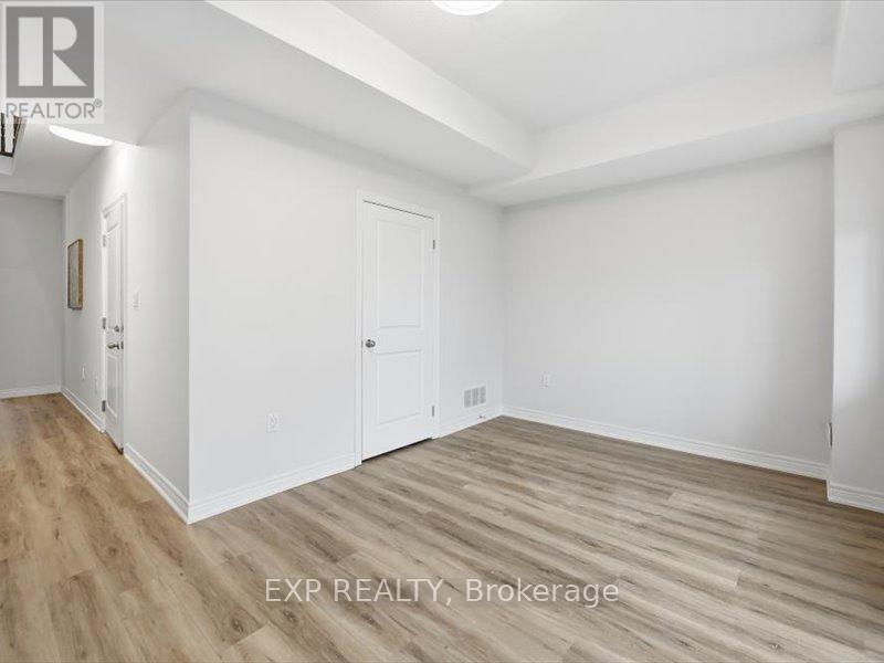 9 - 122 Dundas Street E, Hamilton, Ontario  L9H 7N3 - Photo 5 - X13242798