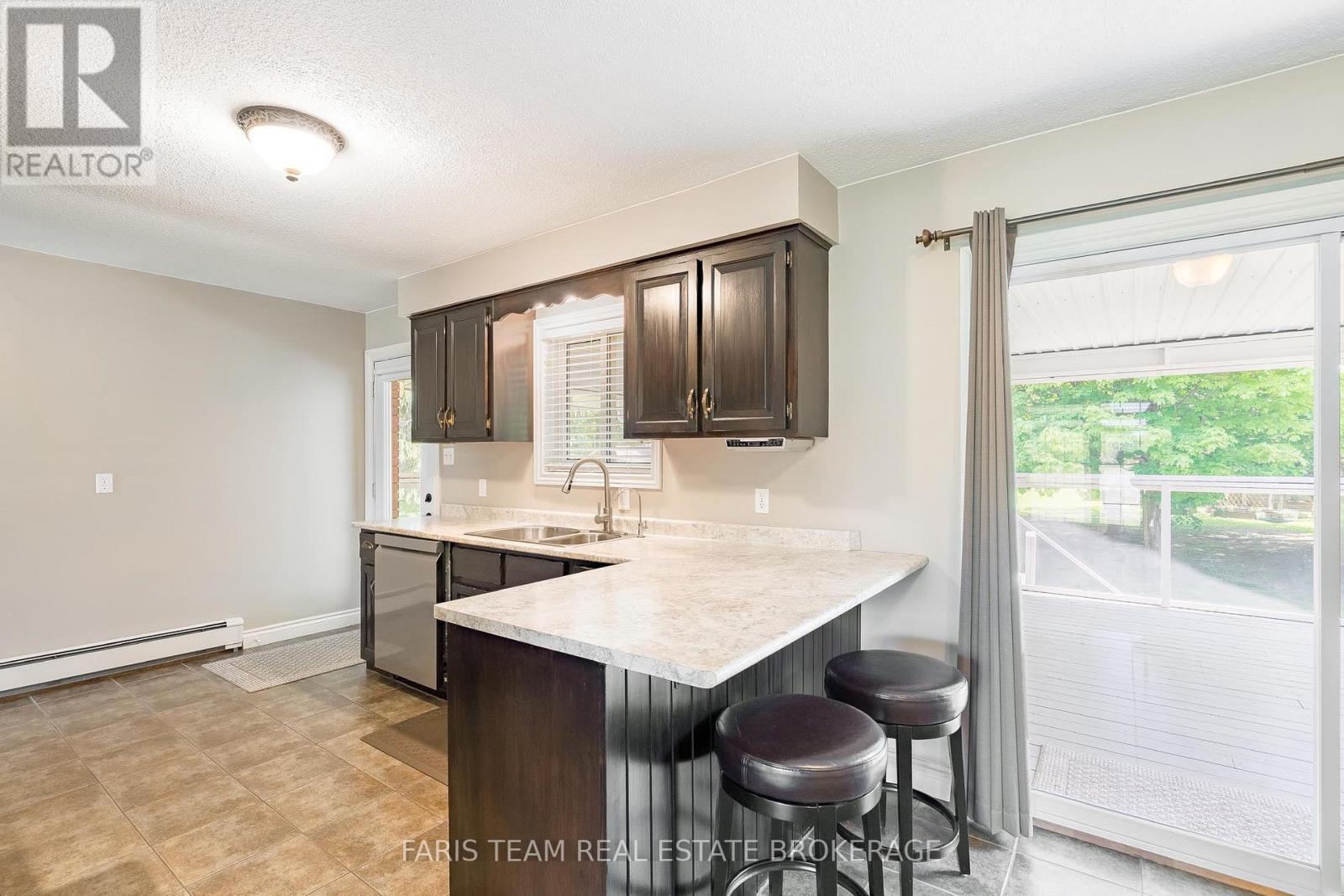 19 Maplegate Road, Tiny, Ontario  L0L 2T0 - Photo 9 - S13246462
