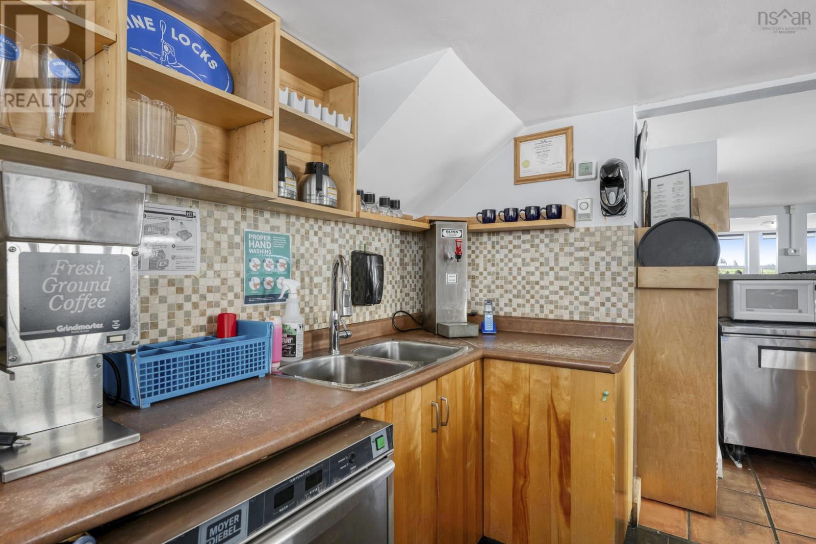100 Montague Street, Lunenburg, Nova Scotia  B0J 2C0 - Photo 27 - 202613351
