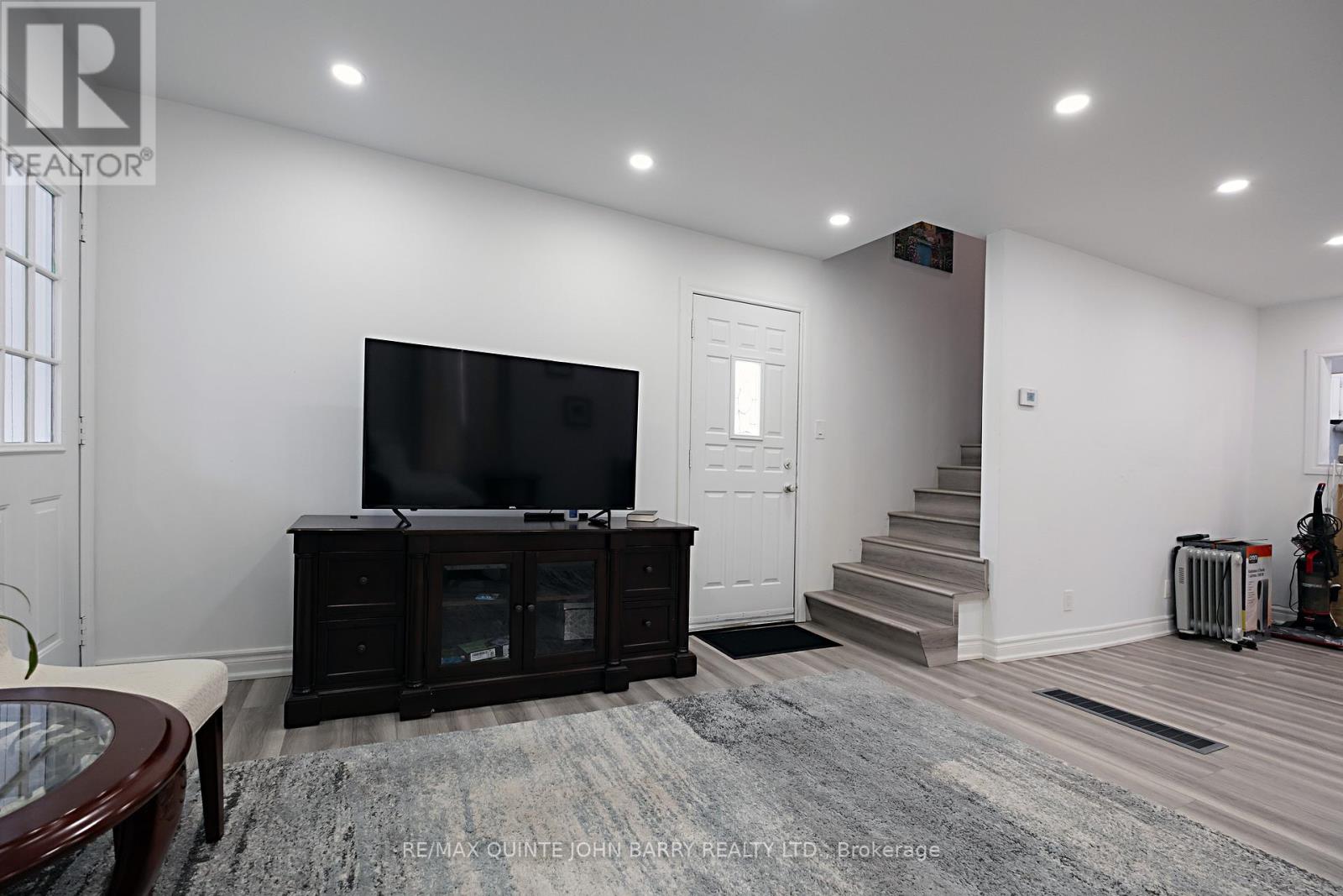 115 Dufferin Avenue, Quinte West, Ontario  K8V 5E2 - Photo 16 - X12924640