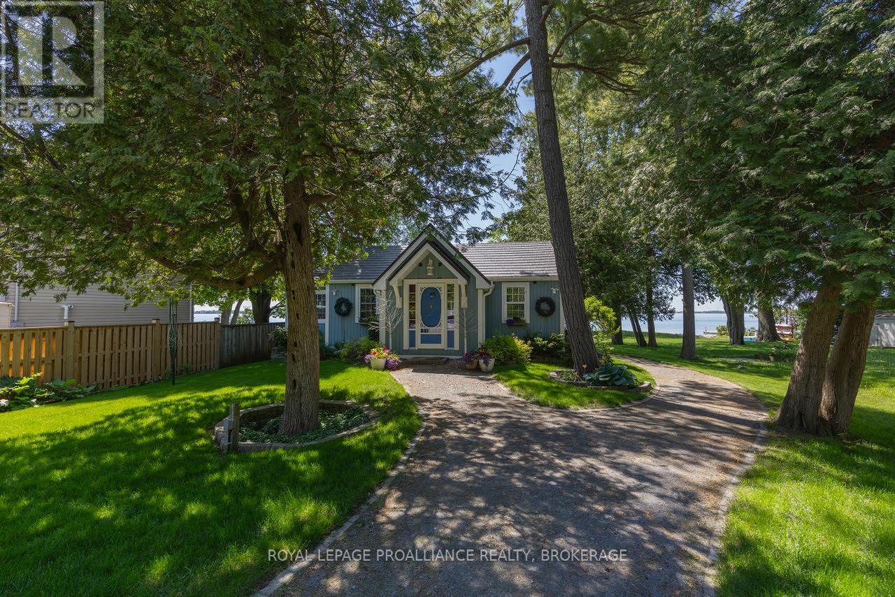 138 NICHOLSON POINT ROAD, Loyalist, Ontario