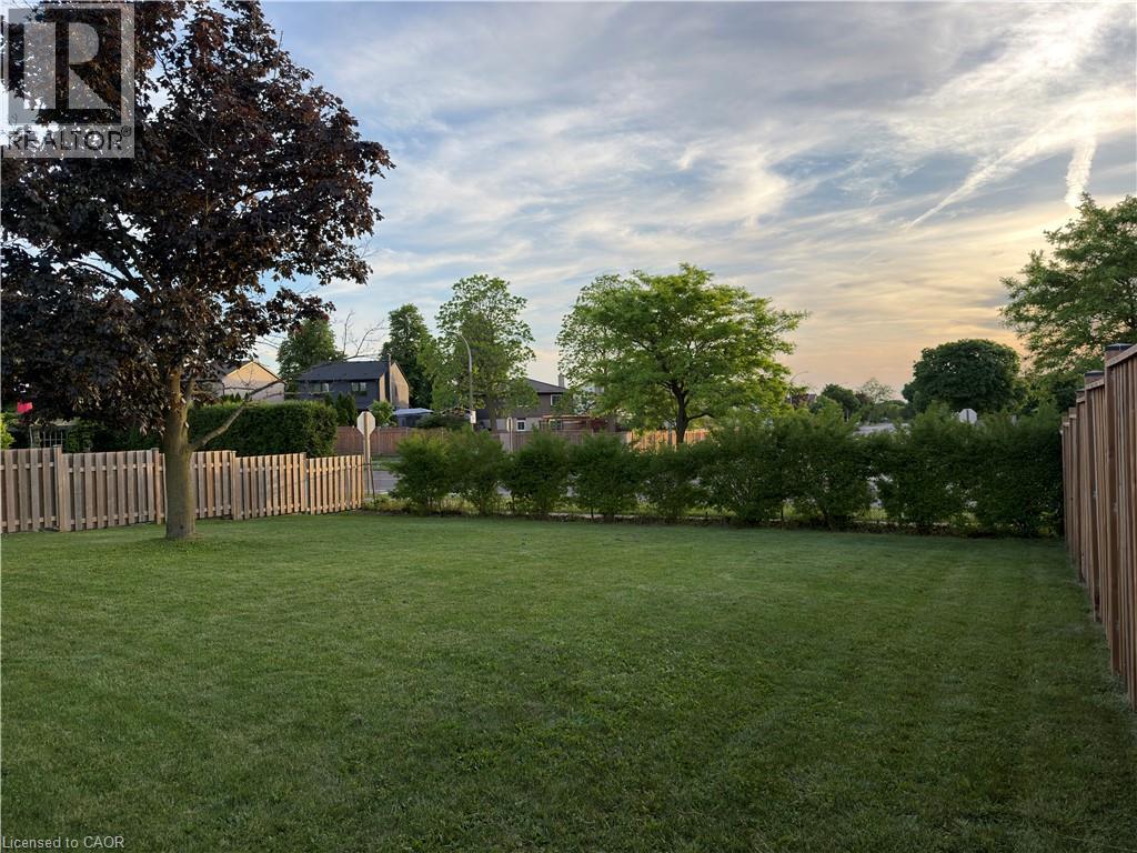 47 Odessa Street, Stoney Creek, Ontario  L8J 1A3 - Photo 2 - 40799250
