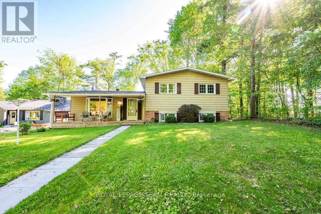 7 SIMMONS DRIVE, Whitewater Region, Ontario