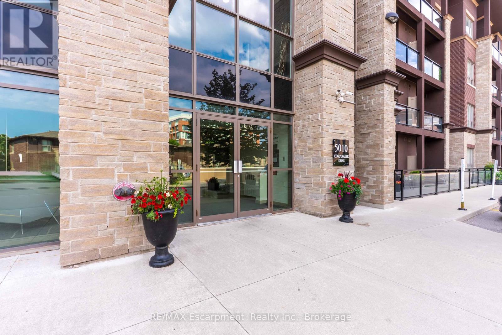 313 - 5010 Corporate Drive, Burlington, Ontario  L7L 0H6 - Photo 4 - W13246554