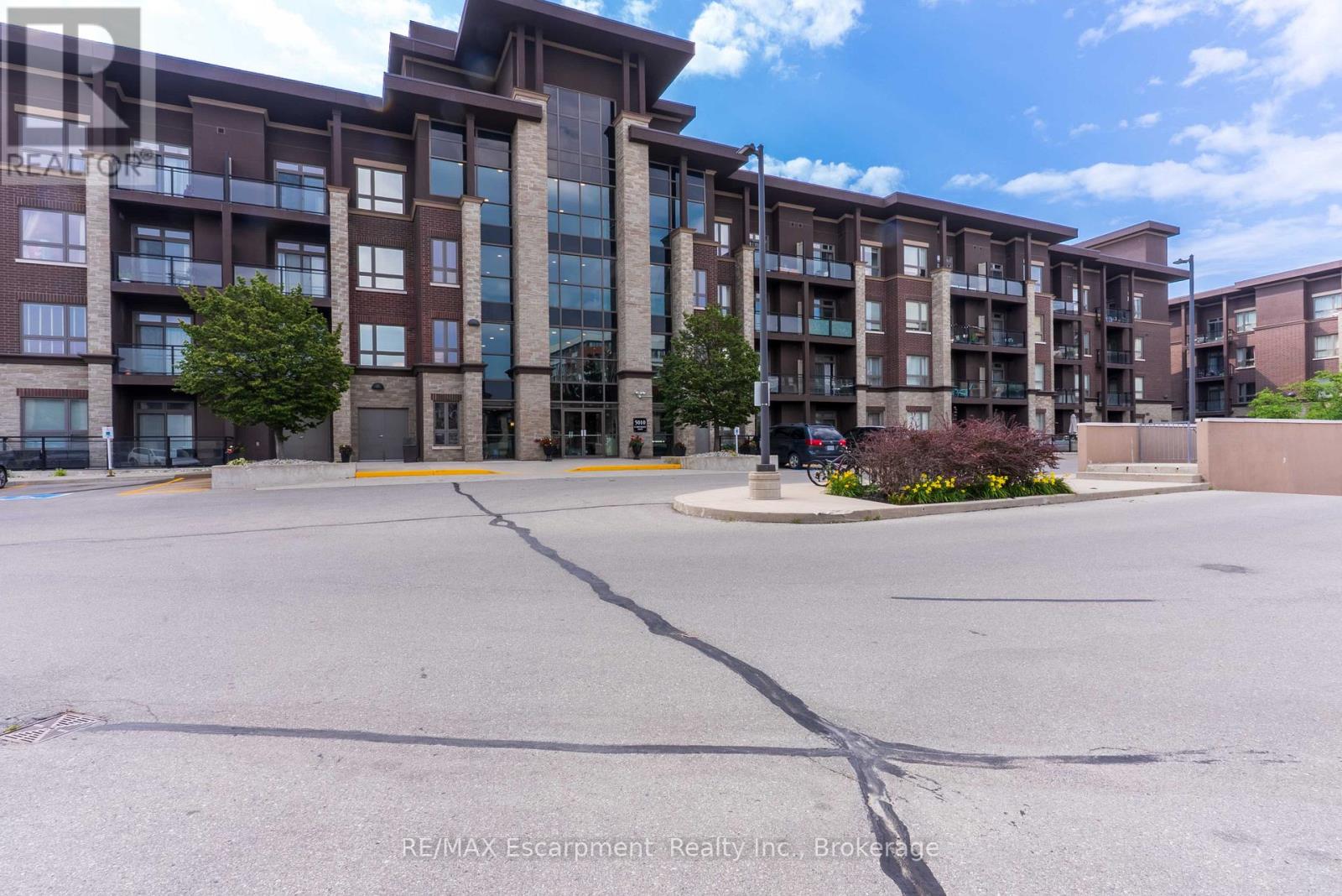 313 - 5010 Corporate Drive, Burlington, Ontario  L7L 0H6 - Photo 1 - W13246628
