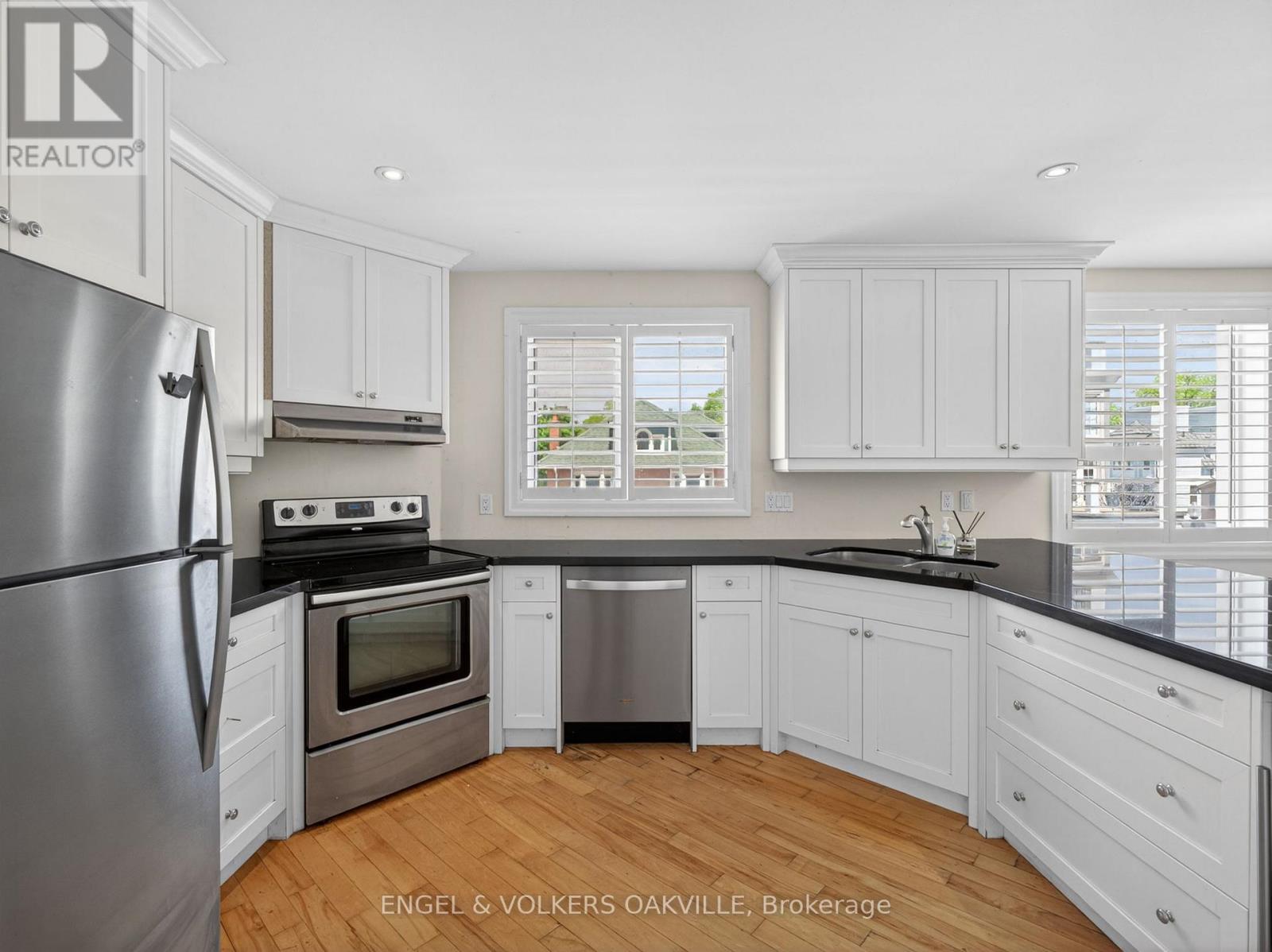 2 - 84 Reynolds Street, Oakville, Ontario  L6J 3K2 - Photo 14 - W12982648