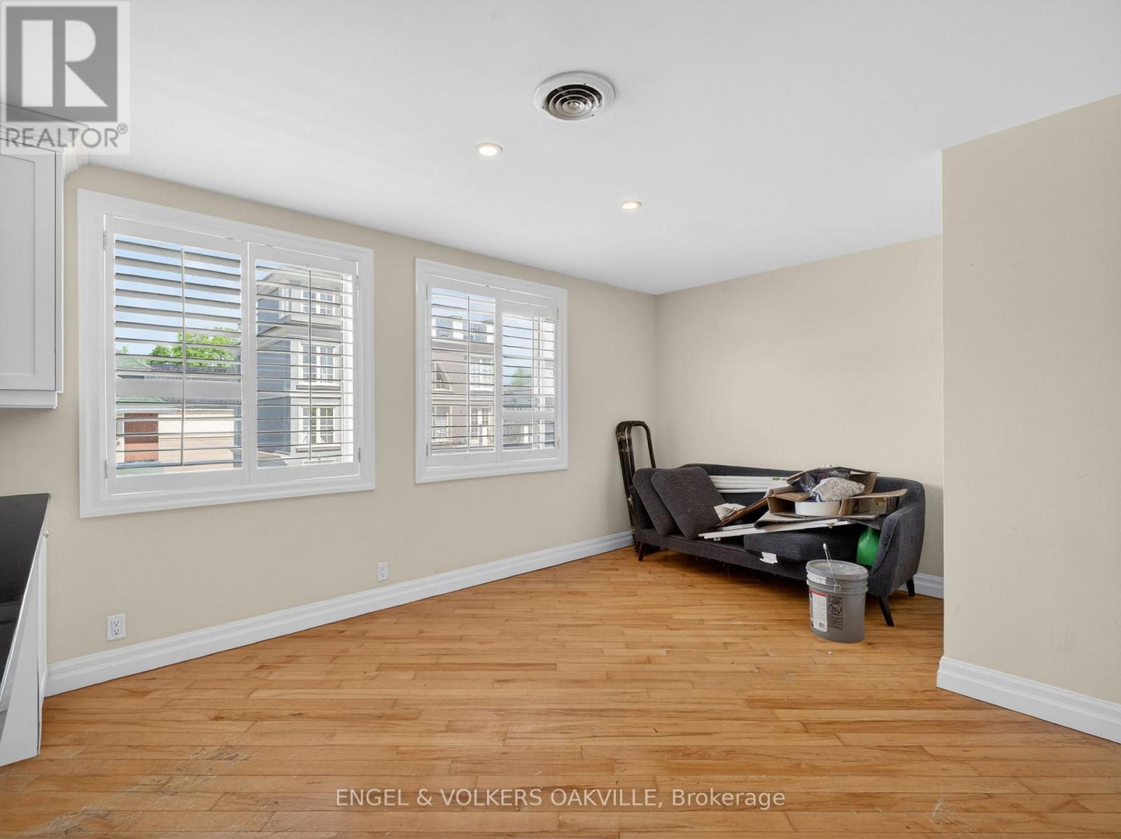 2 - 84 Reynolds Street, Oakville, Ontario  L6J 3K2 - Photo 12 - W12982648