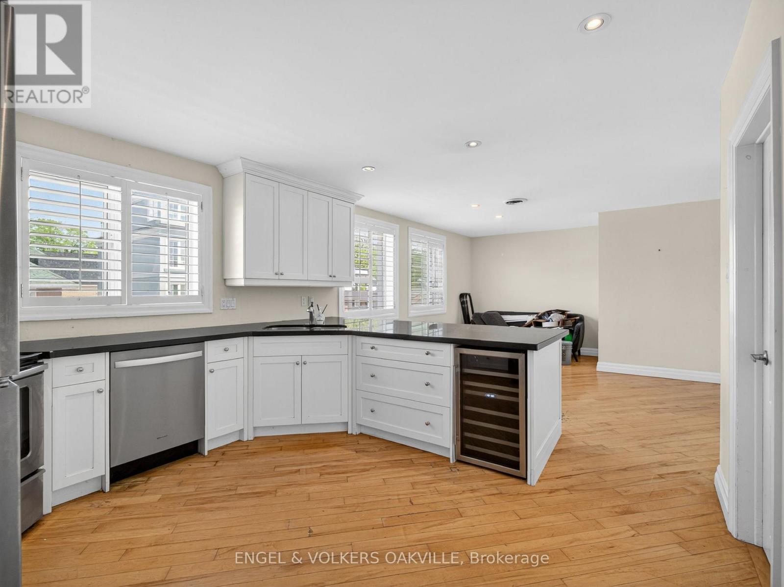 2 - 84 Reynolds Street, Oakville, Ontario  L6J 3K2 - Photo 15 - W12982648