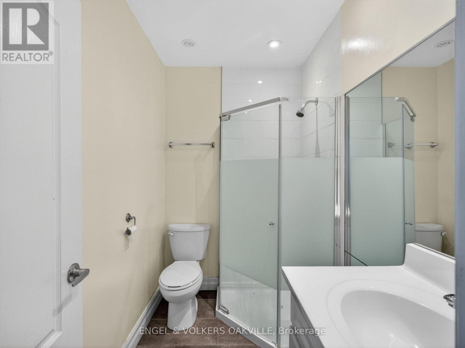 2 - 84 Reynolds Street, Oakville, Ontario  L6J 3K2 - Photo 17 - W12982648