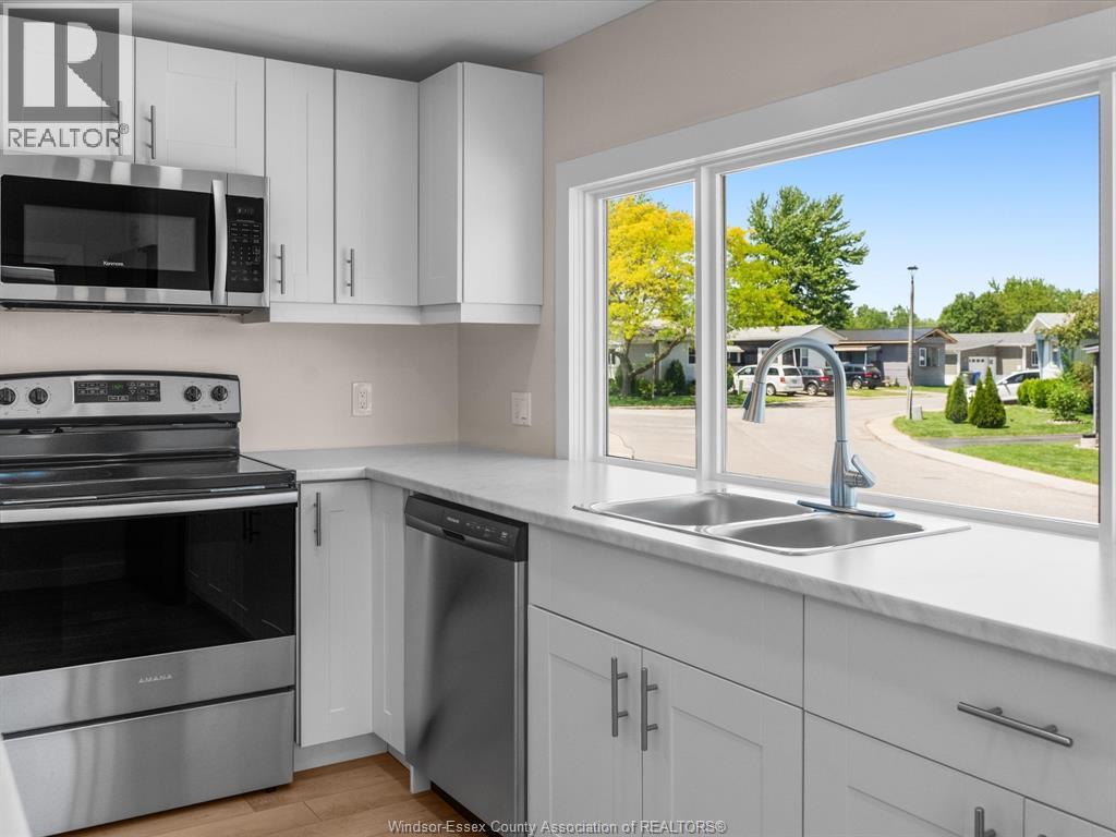 44 Miriam Court, Essex, Ontario  N8M 1Z2 - Photo 5 - 26013113