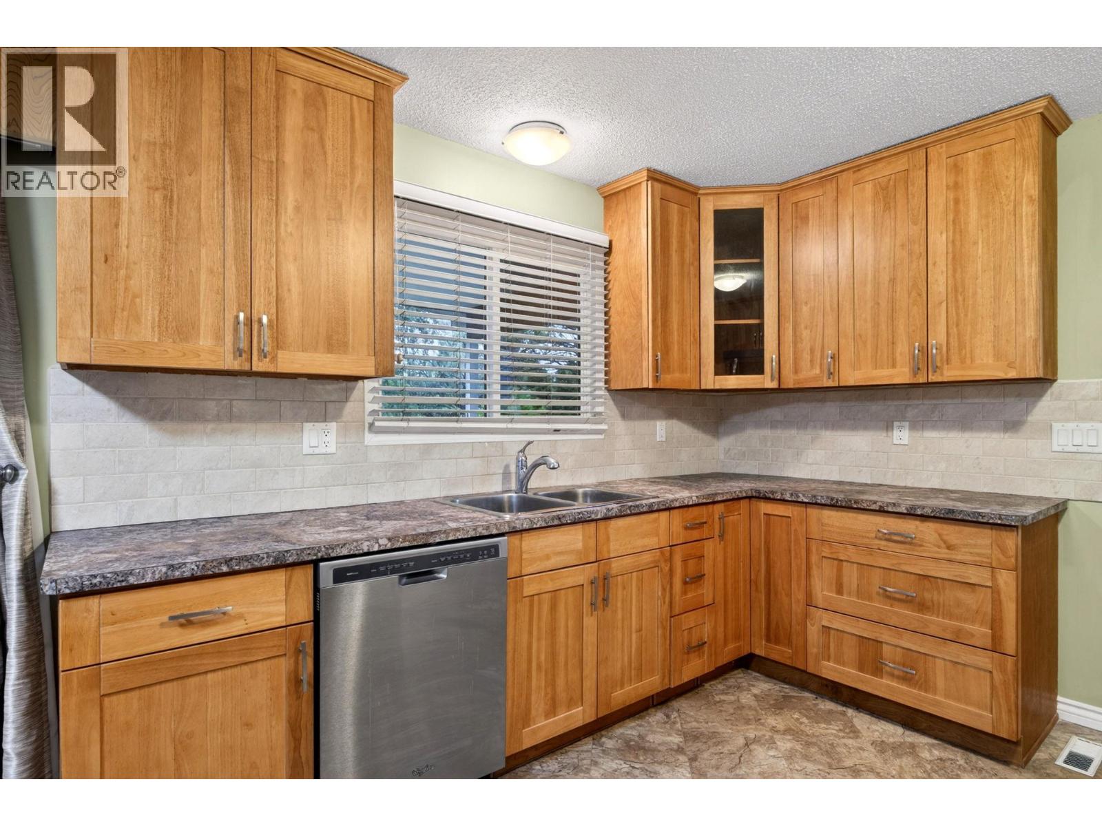 300 Patterson Road Kelowna Photo 3