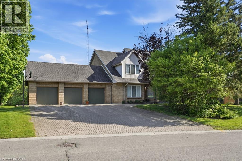 18 Curtis Crescent, King City, Ontario  L7B 1C3 - Photo 2 - 40836005