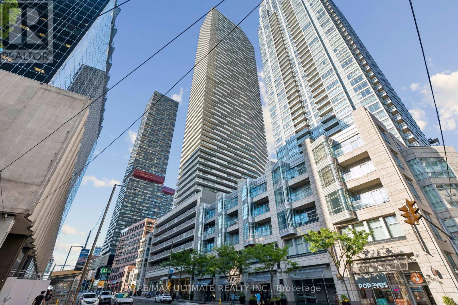 3905 - 2221 YONGE STREET, Toronto, Ontario