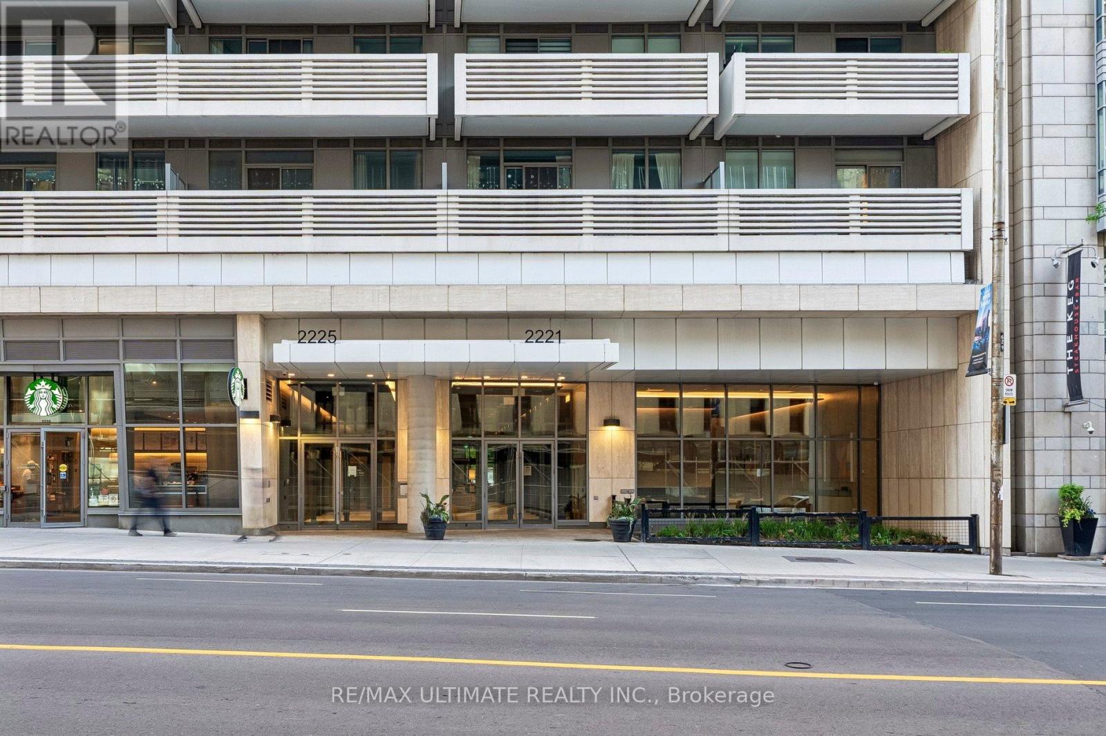 3905 - 2221 Yonge Street, Toronto, Ontario  M4S 2B4 - Photo 2 - C13246642