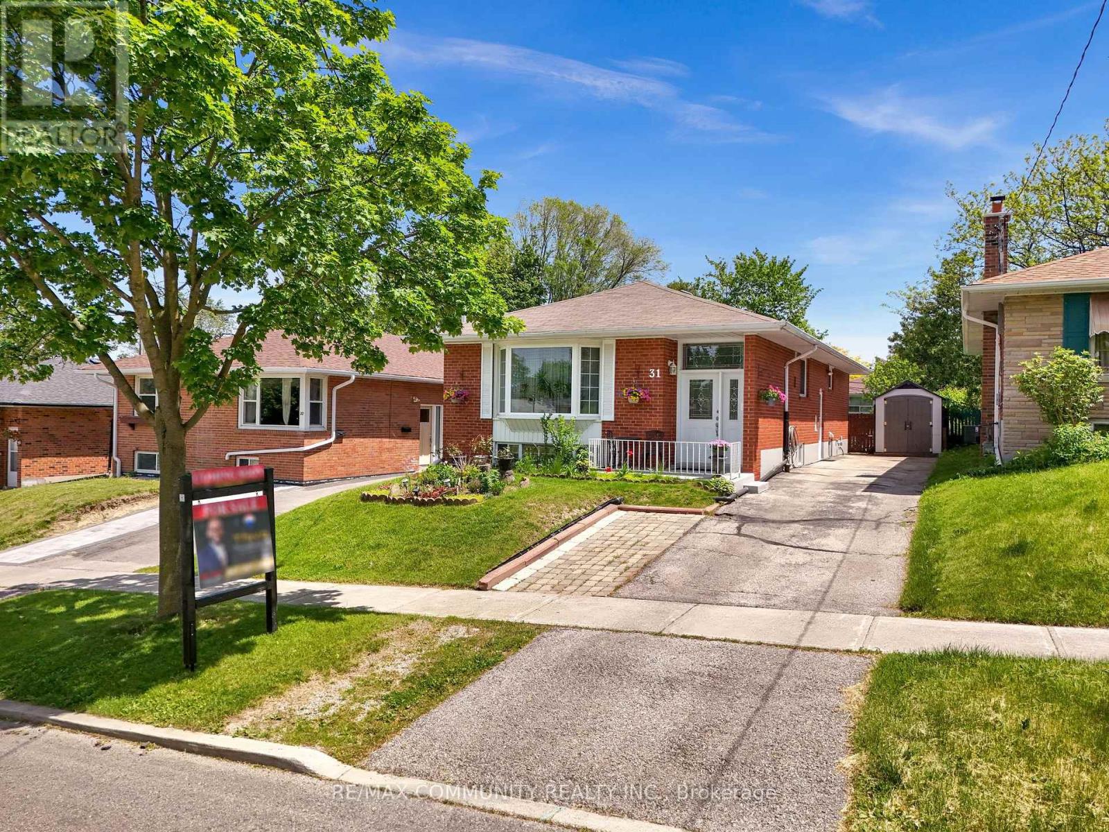 31 KILBRIDE ROAD, Toronto, Ontario