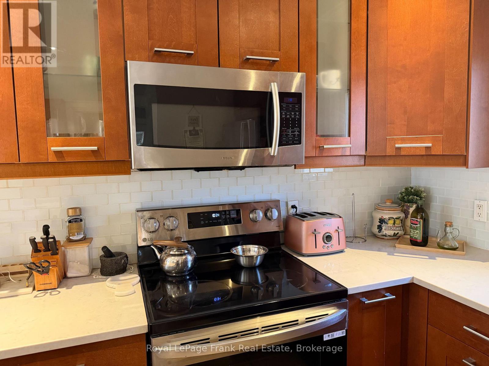 94 Roxborough Avenue, Oshawa, Ontario  L1G 5W4 - Photo 5 - E13234576