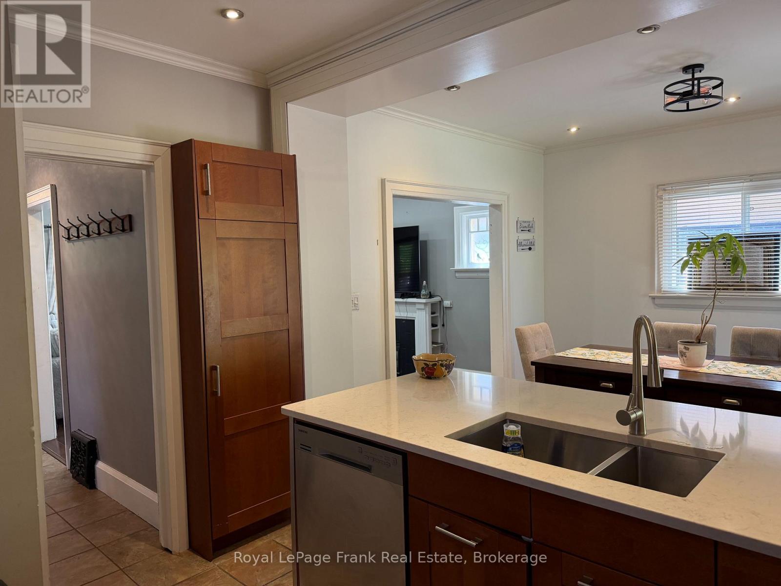 94 Roxborough Avenue, Oshawa, Ontario  L1G 5W4 - Photo 6 - E13234576