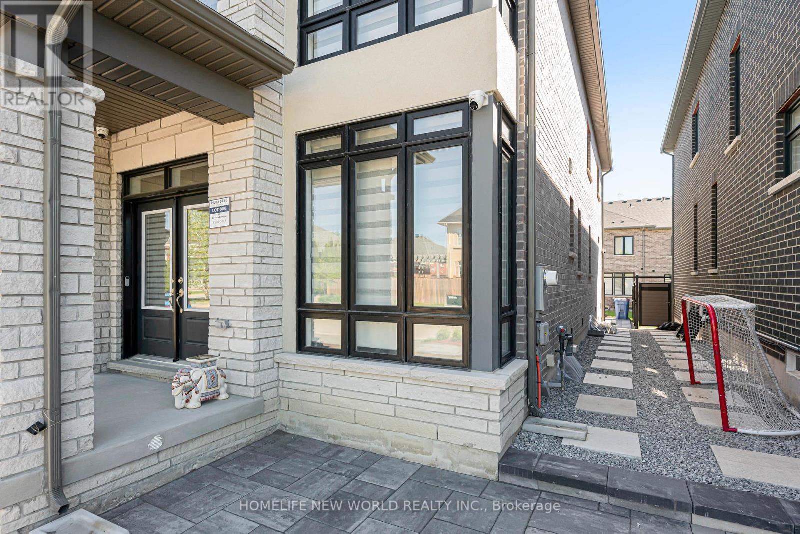 80 Weslock Crescent, Aurora, Ontario  L4G 7Z4 - Photo 3 - N13246630