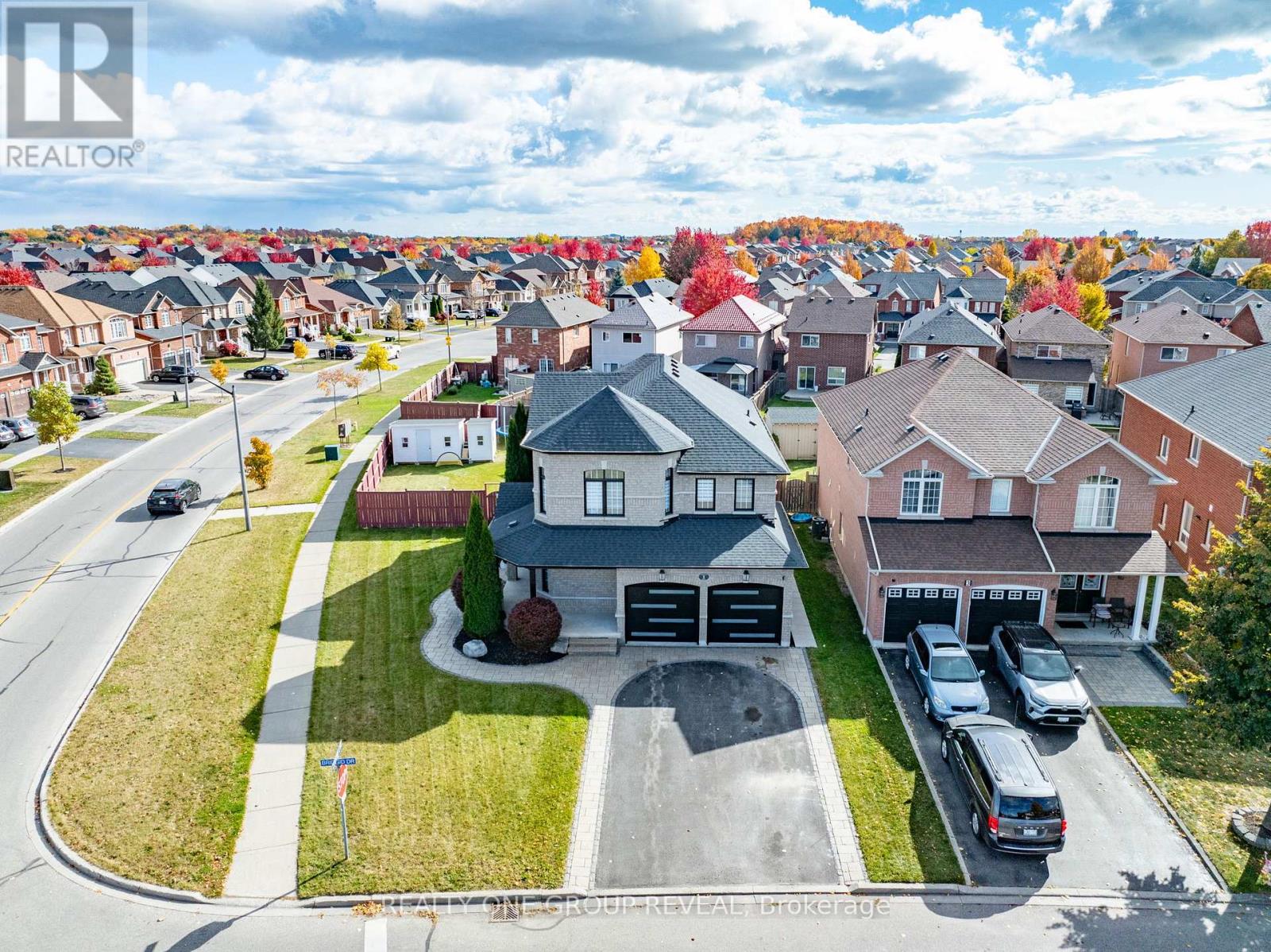 1 Bridgid Drive, Whitby, Ontario  L1P 1T7 - Photo 3 - E13225380