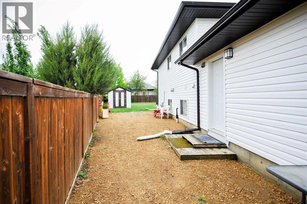 3709 69 Street, Camrose, Alberta  T4V 5B7 - Photo 32 - A2315787
