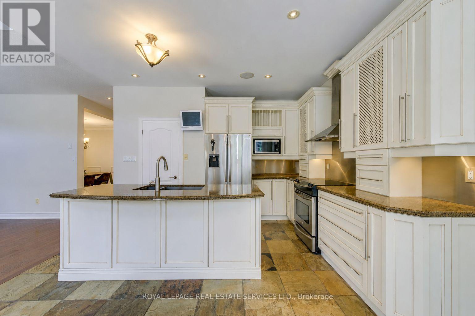 2473 Tesla Crescent, Oakville, Ontario  L6H 7N1 - Photo 15 - W13246528