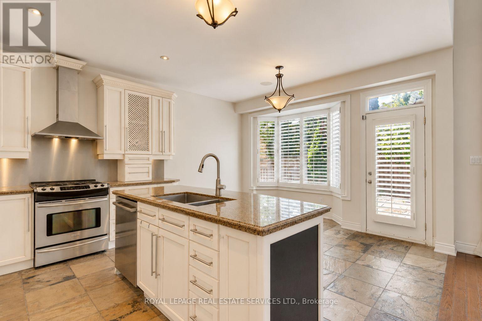 2473 Tesla Crescent, Oakville, Ontario  L6H 7N1 - Photo 18 - W13246528